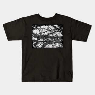 Black and White Beautiful Summer  flowers Kids T-Shirt